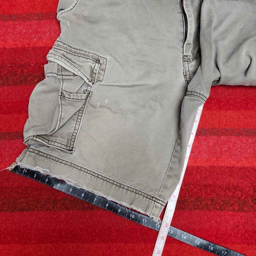 UNIONBAY Men's Cargo Shorts - Olive/Tan - Picture 6 of 8